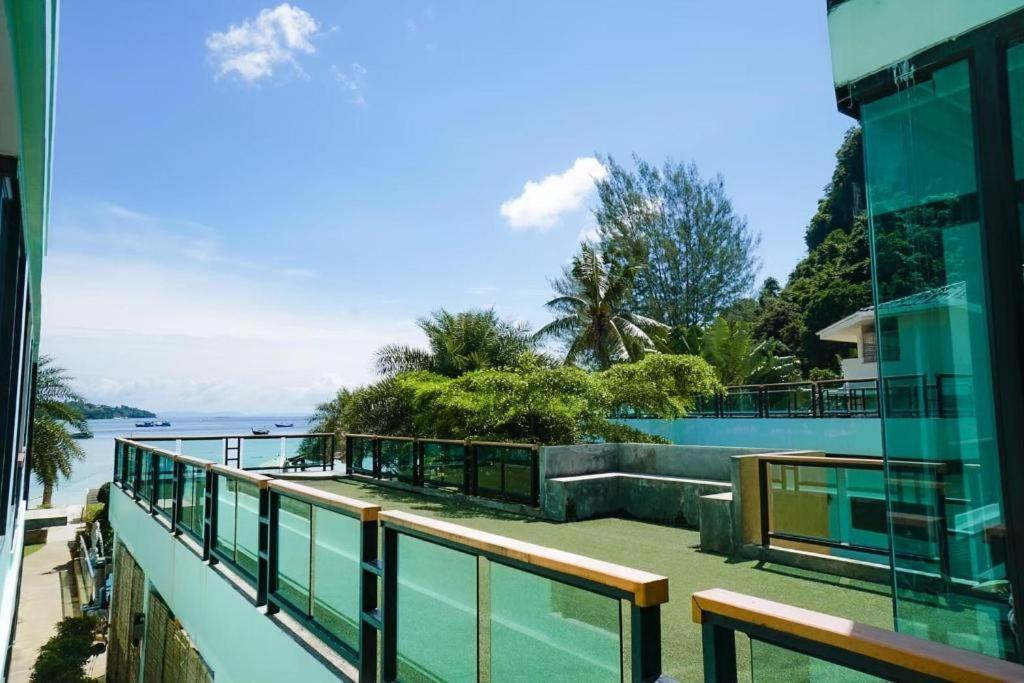พีพี ไนซ์บีชโฮเทล ฮิป Hotel เกาะพีพี ภายนอก รูปภาพ