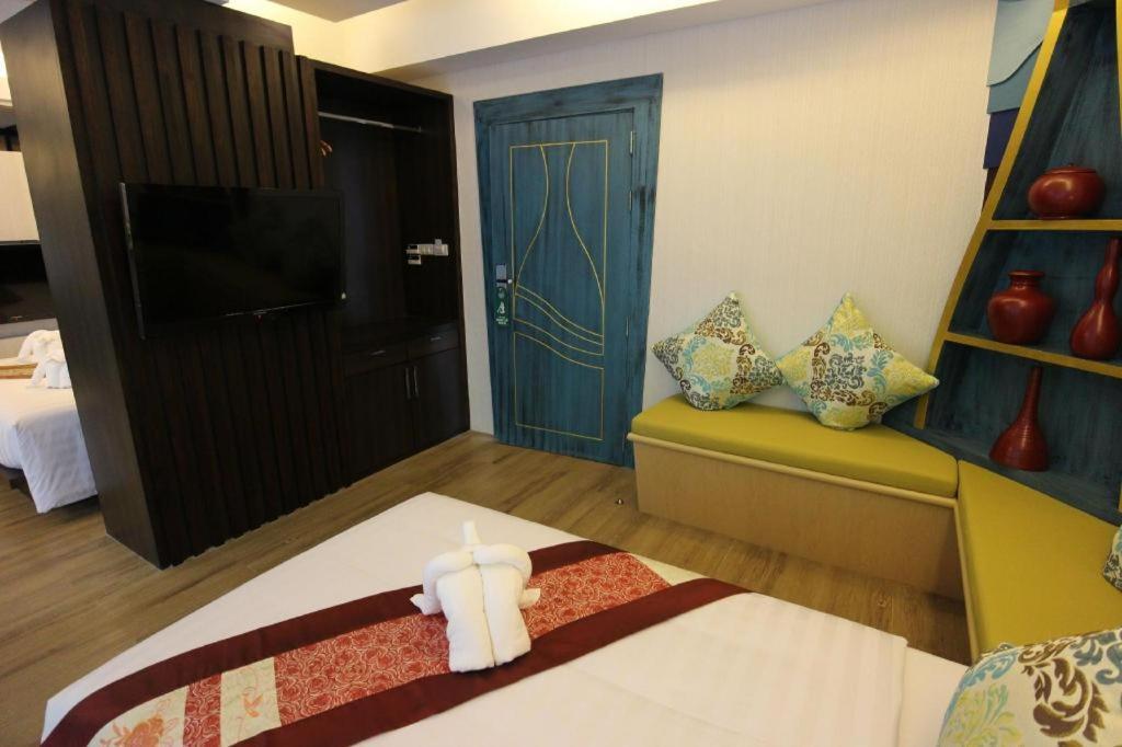 พีพี ไนซ์บีชโฮเทล ฮิป Hotel เกาะพีพี ภายนอก รูปภาพ