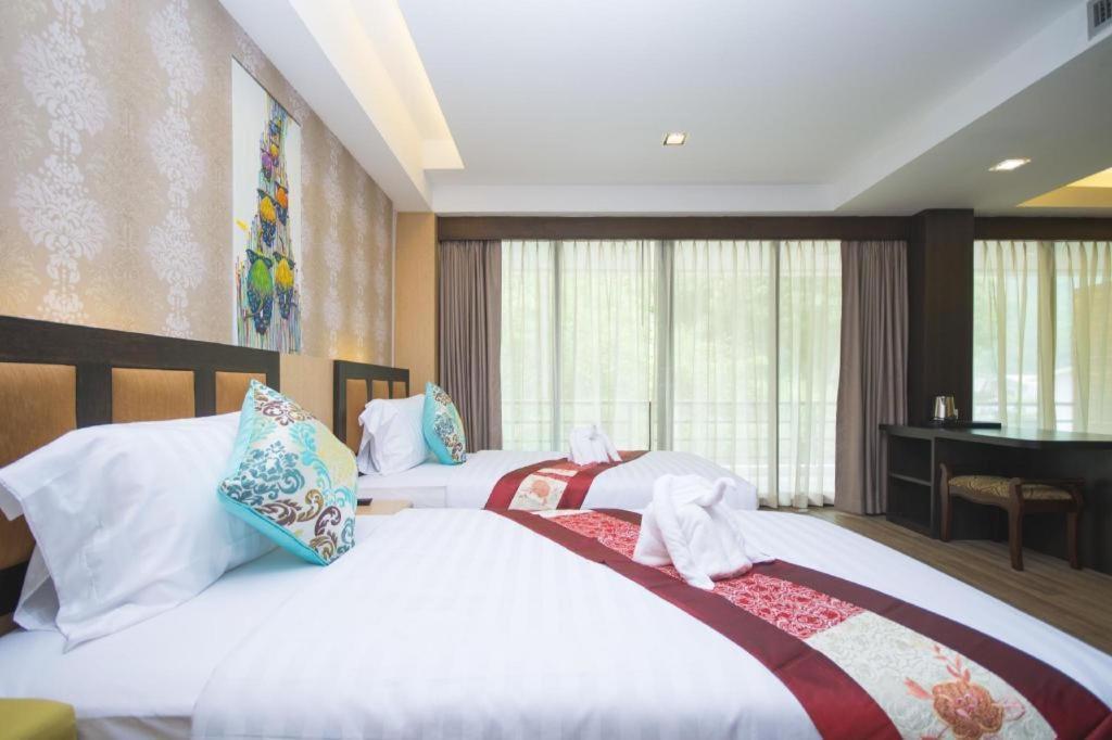 พีพี ไนซ์บีชโฮเทล ฮิป Hotel เกาะพีพี ภายนอก รูปภาพ